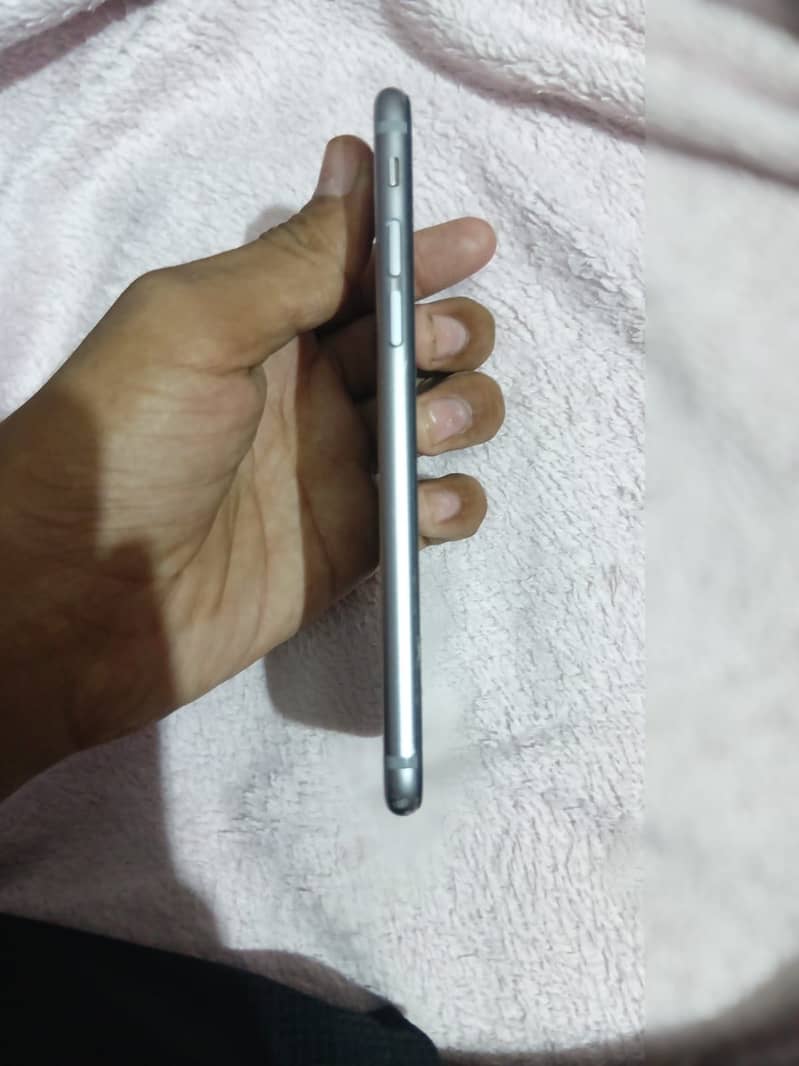 Apple iPhone 6S 4