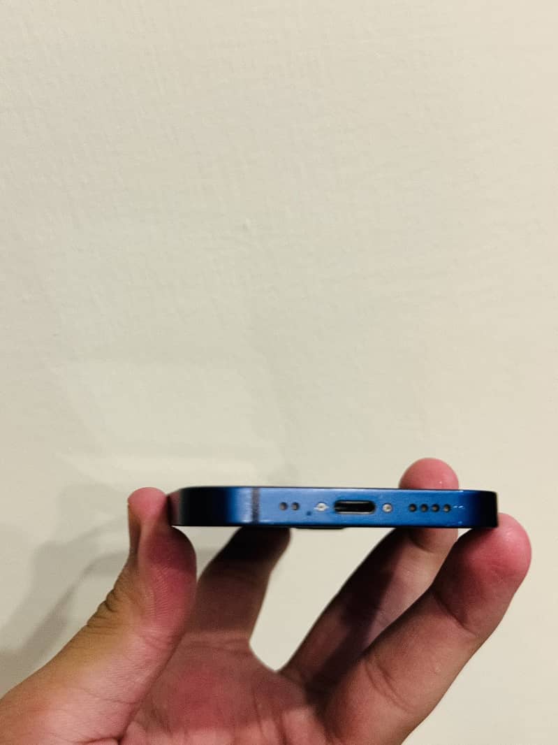 Apple iPhone 12 mini 0