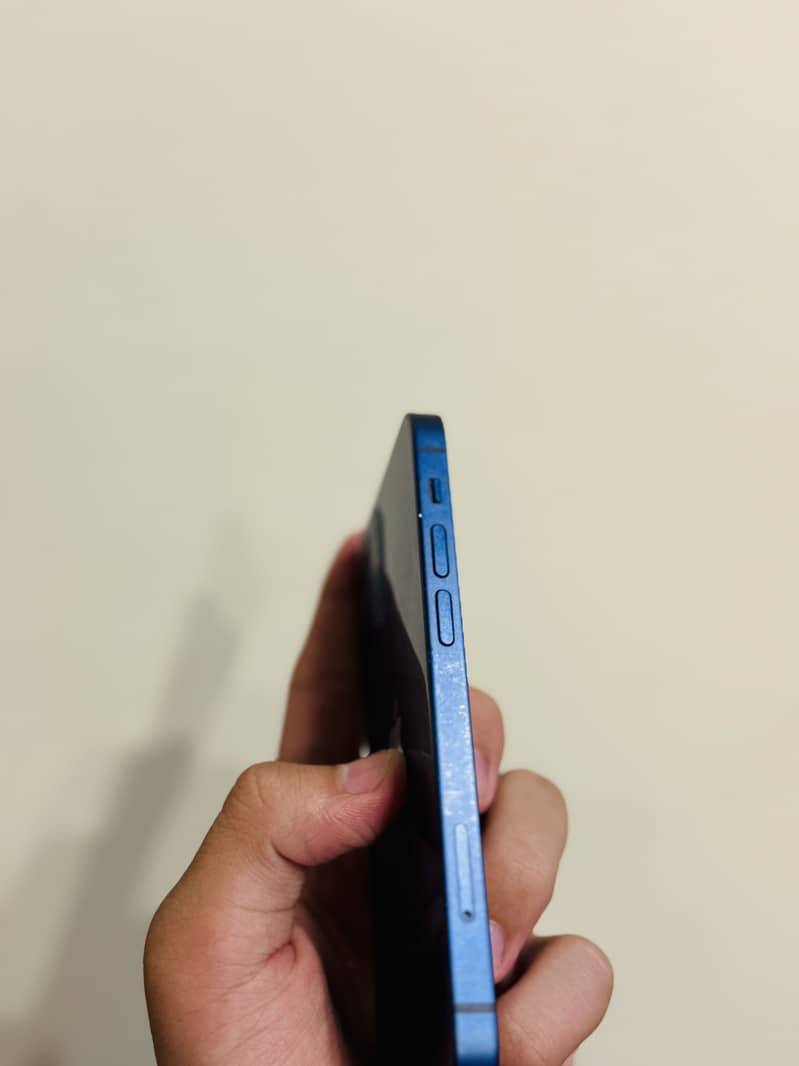 Apple iPhone 12 mini 4
