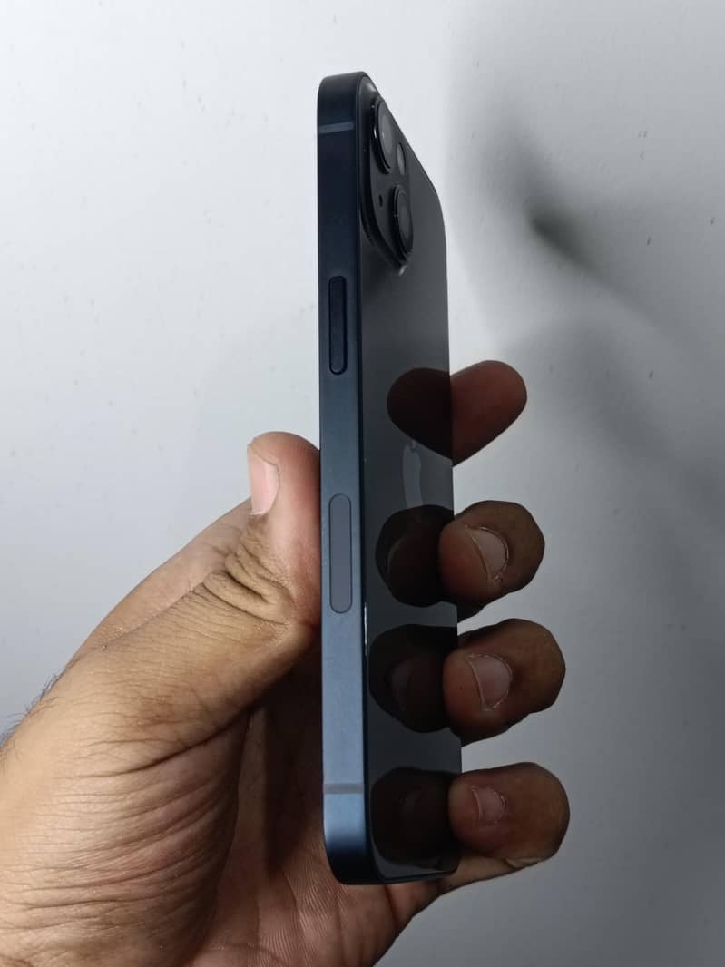 Apple iPhone 13 1