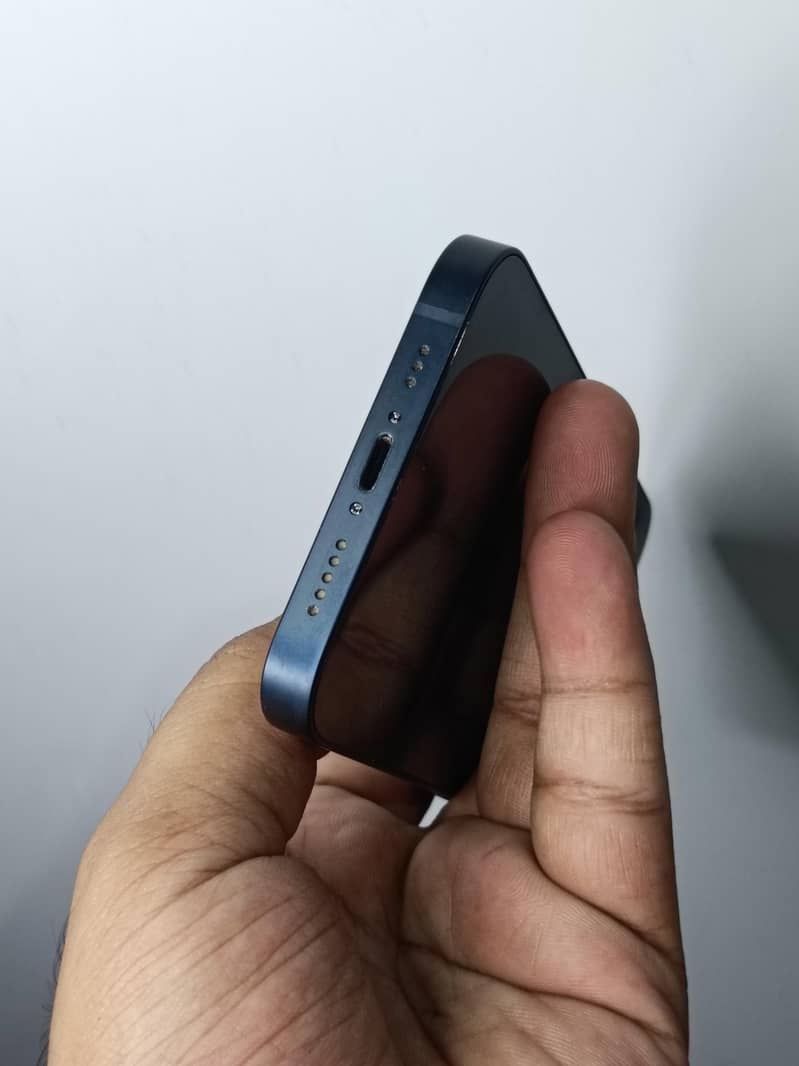 Apple iPhone 13 3