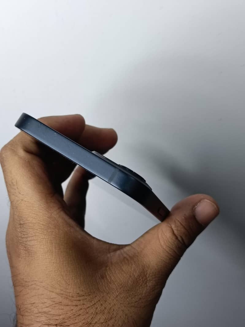 Apple iPhone 13 4