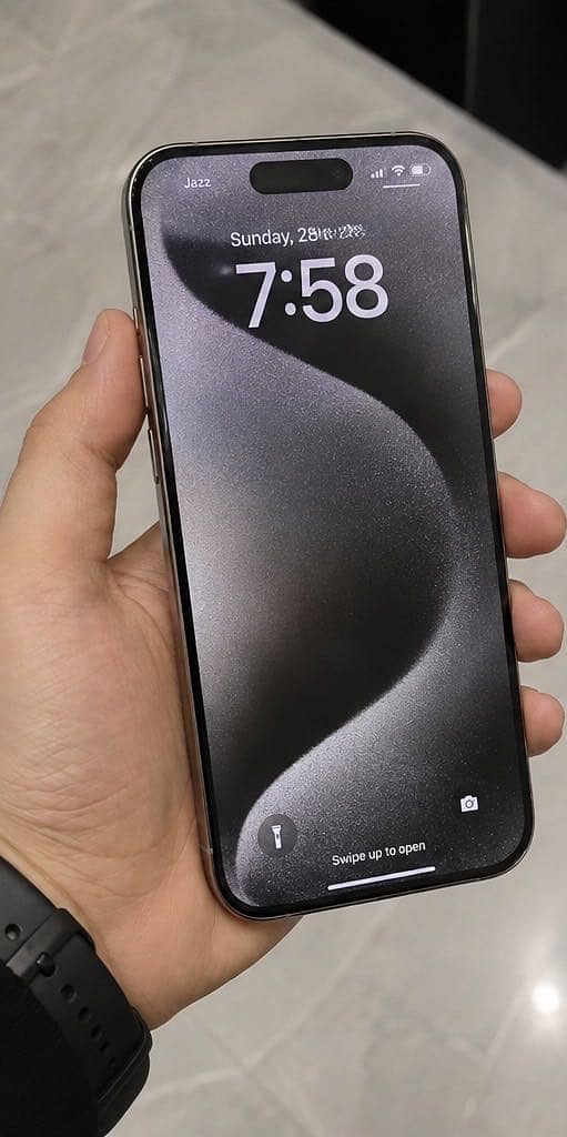 Apple iPhone 15 Pro Max 2