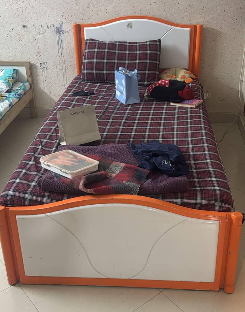 Single Bed 0