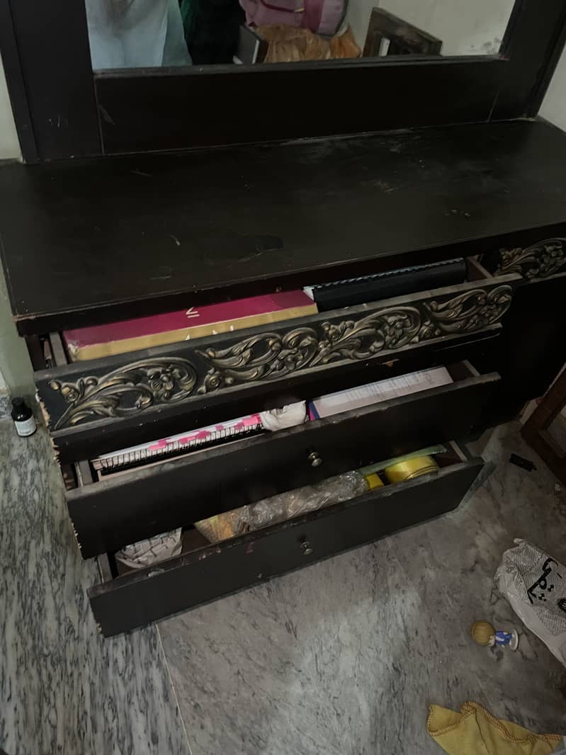 Double bed, dressing table, side tables 5