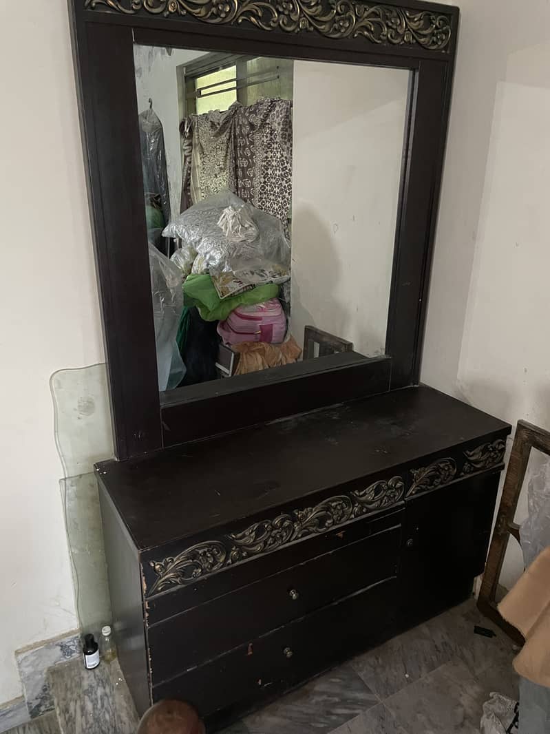 Double bed, dressing table, side tables 6