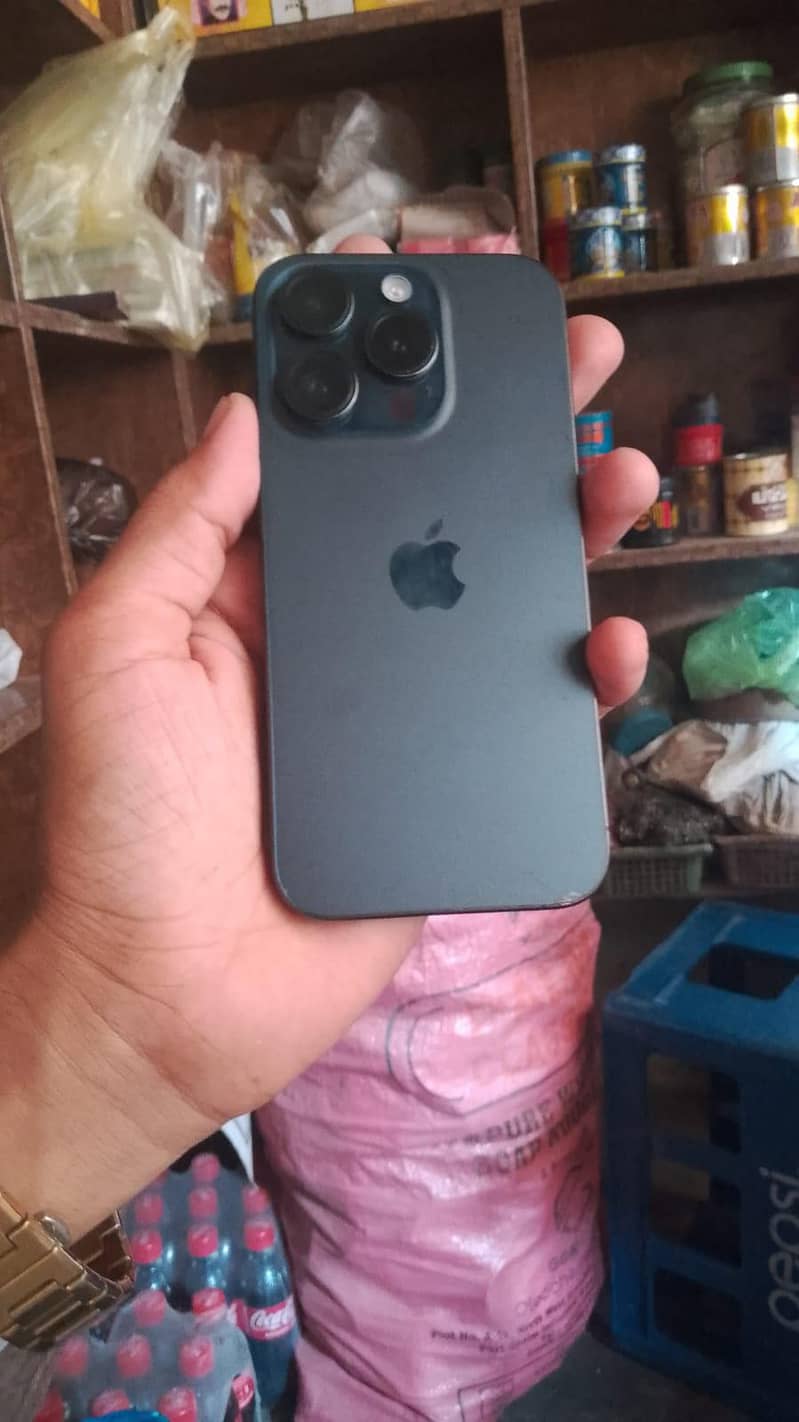Apple iPhone 15 Pro 0
