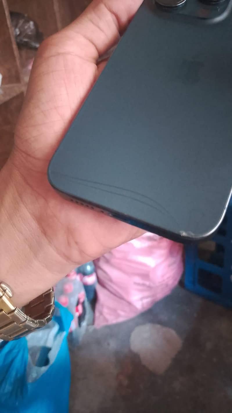Apple iPhone 15 Pro 1