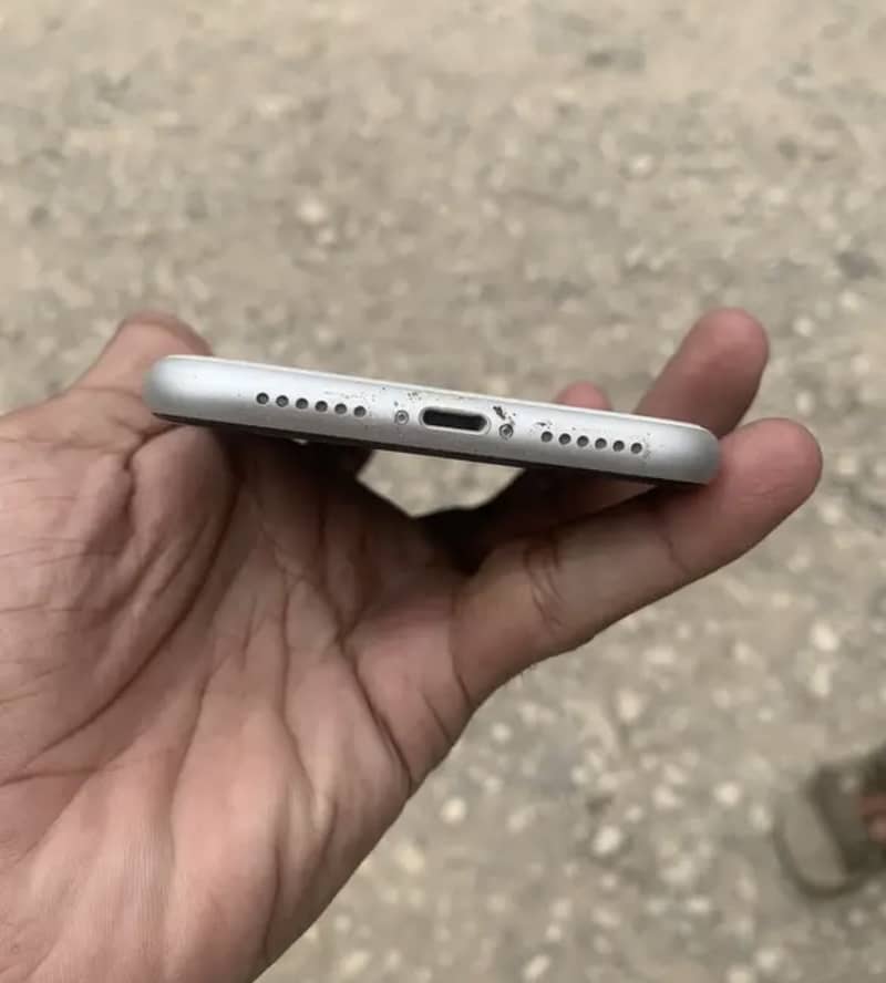 iPhone xr 4