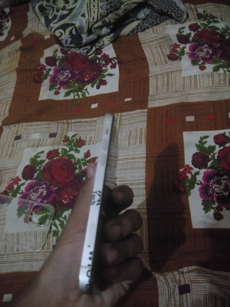 Apple iPhone 12 1
