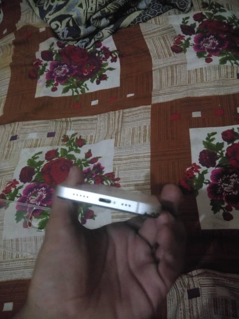 Apple iPhone 12 3