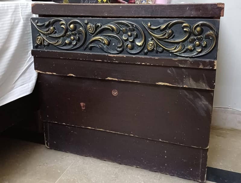 Double bed, dressing table, side tables 2
