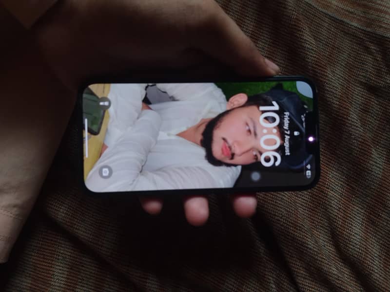 Apple iPhone 13 4