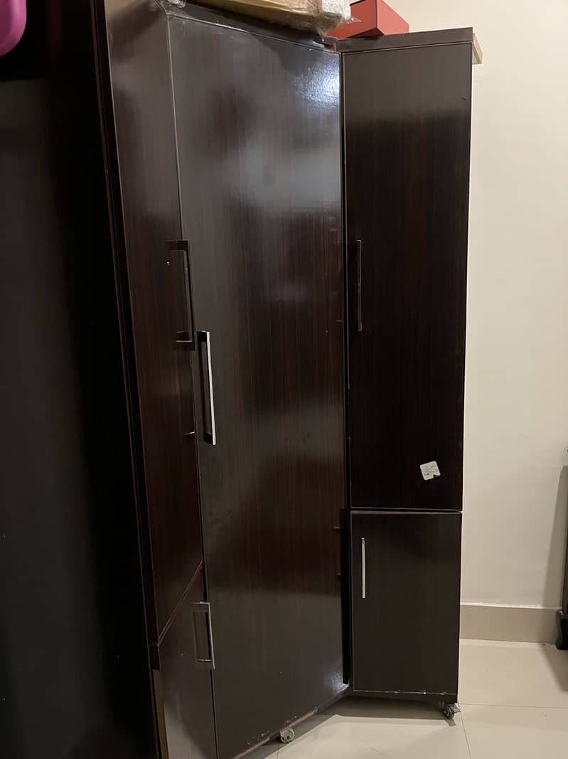 Corner cabinet 0