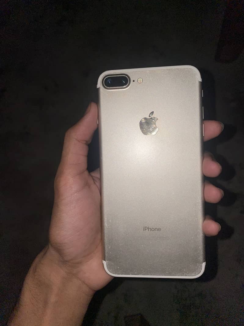 Apple iPhone 7 Plus 1
