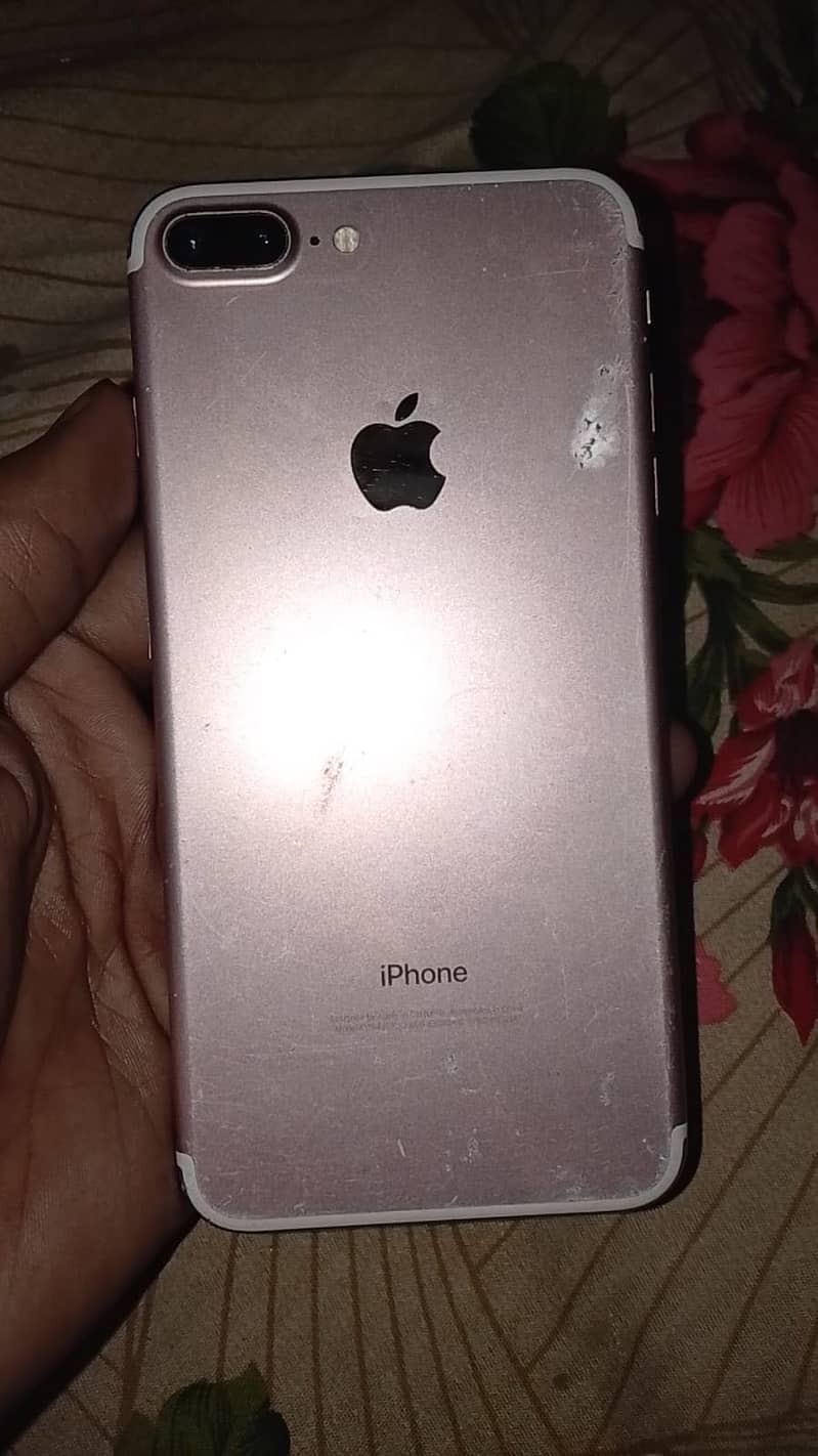 Apple iPhone 7 Plus 5