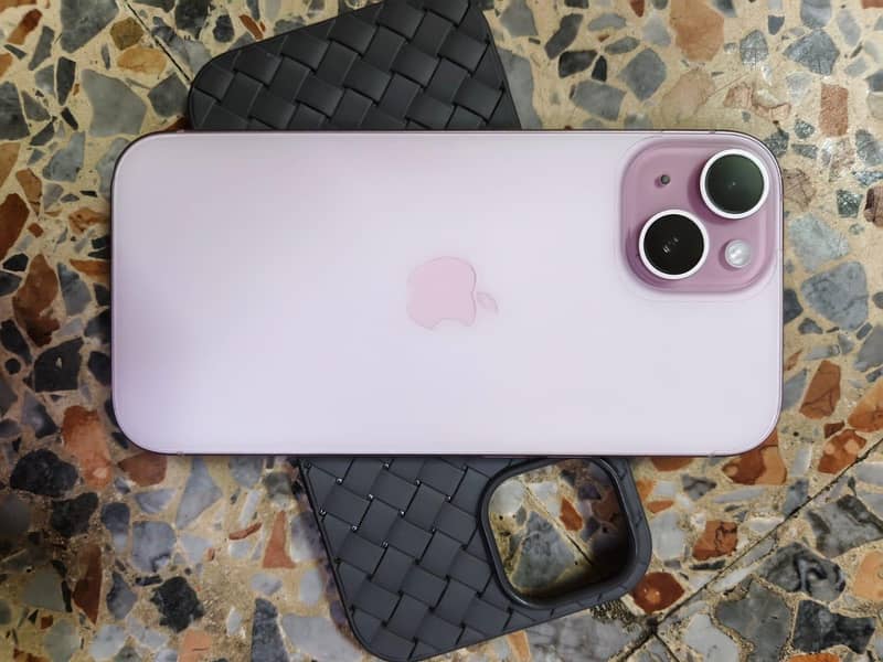 Apple iPhone 15 3