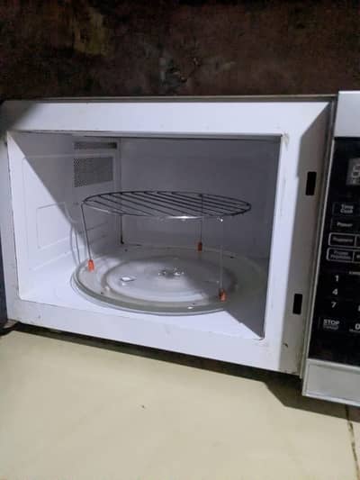 Electrolux 40 Liters Grill Microwave Oven