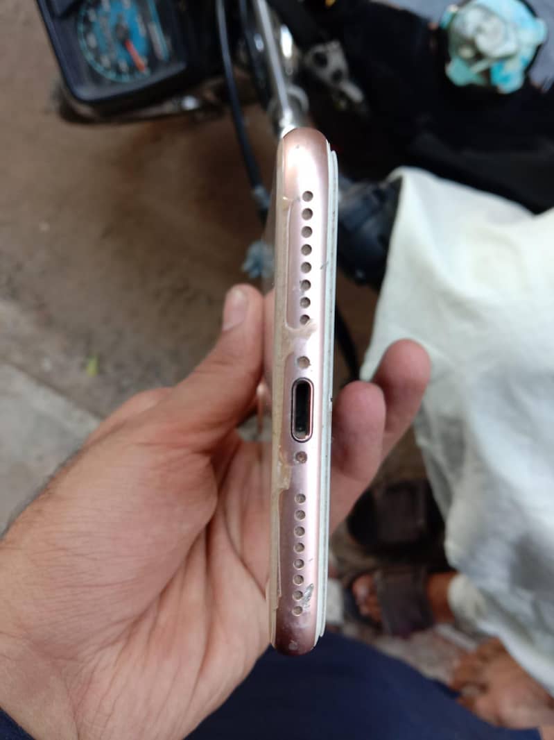 Apple iPhone 8 Plus 3