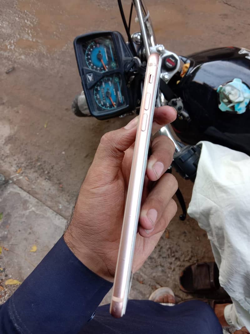 Apple iPhone 8 Plus 5