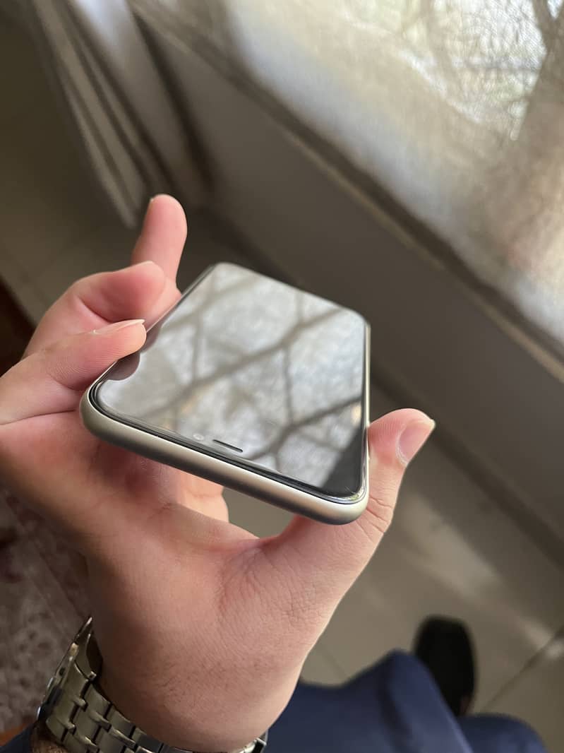 Apple iPhone 11 6