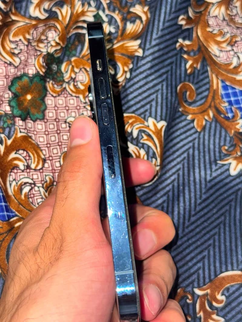 IPhone 13 Pro ( Mint condition) 4
