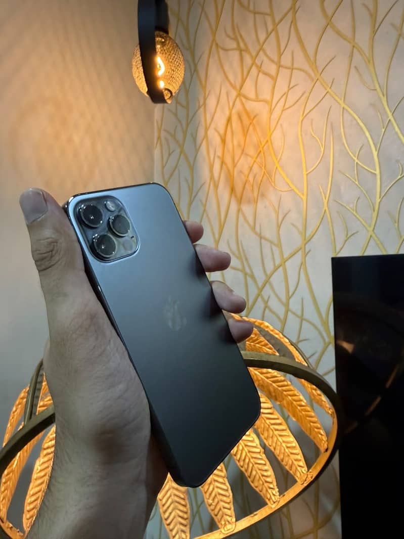 Apple iPhone 12 Pro 3