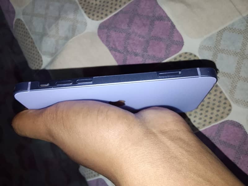 Apple iPhone 12 1
