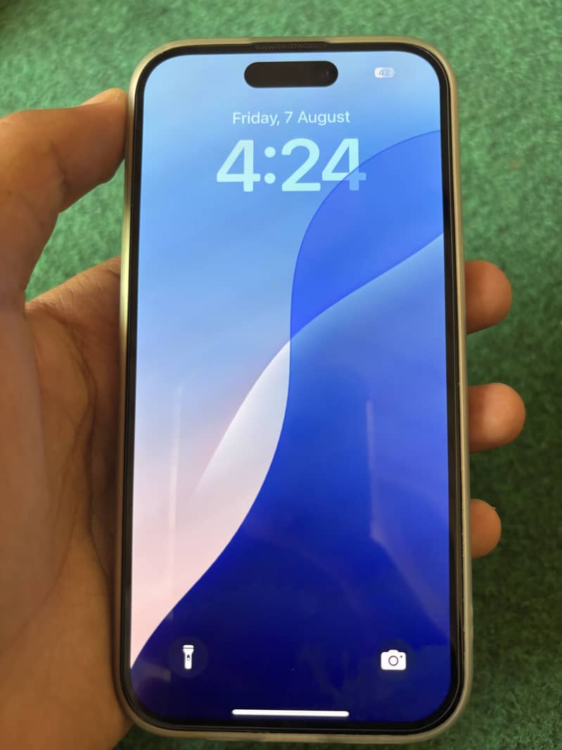 Apple iPhone 15 4