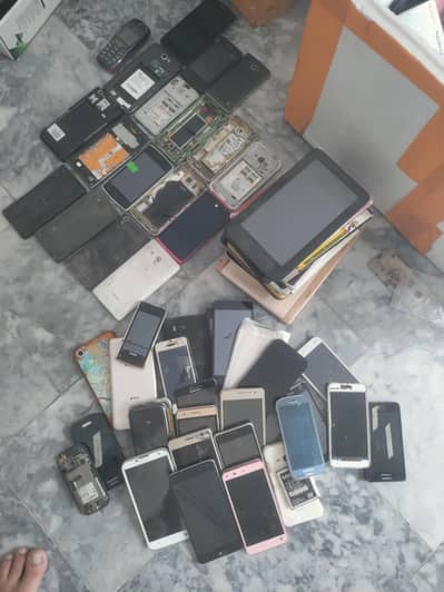 Hum Kharab Or Dead Phones Letay He. .