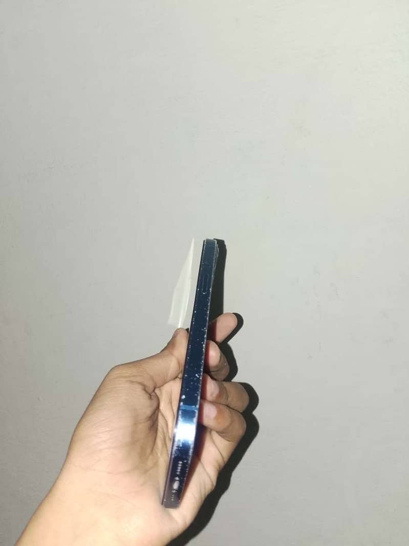 Apple iPhone 13 5