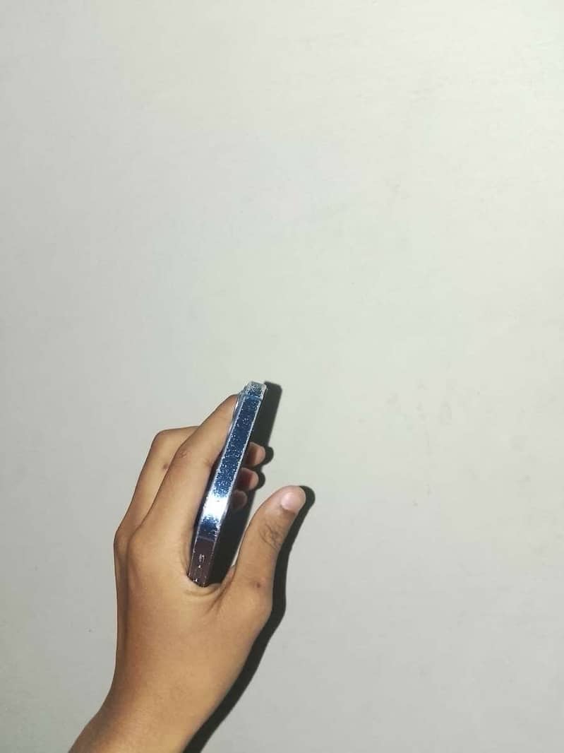 Apple iPhone 13 6