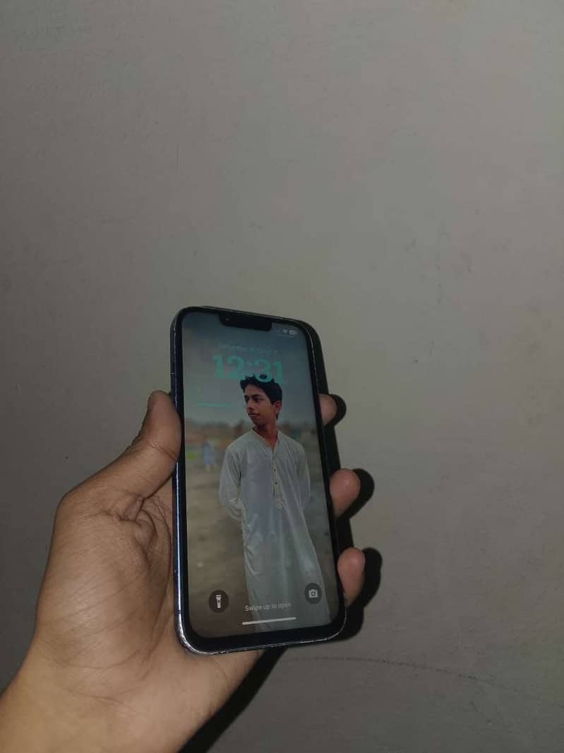Apple iPhone 13 7