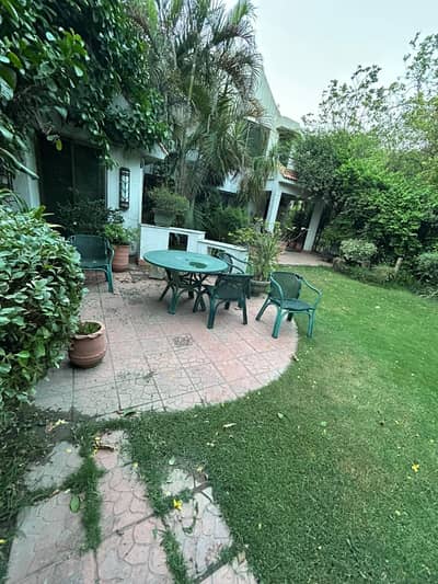 22 MARLA HOUSE MM ALAM ROAD