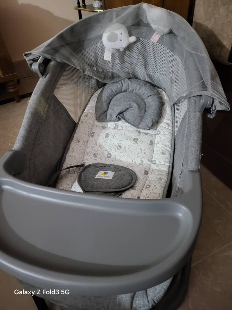 mastela 4 in 1 bassinet swing 2
