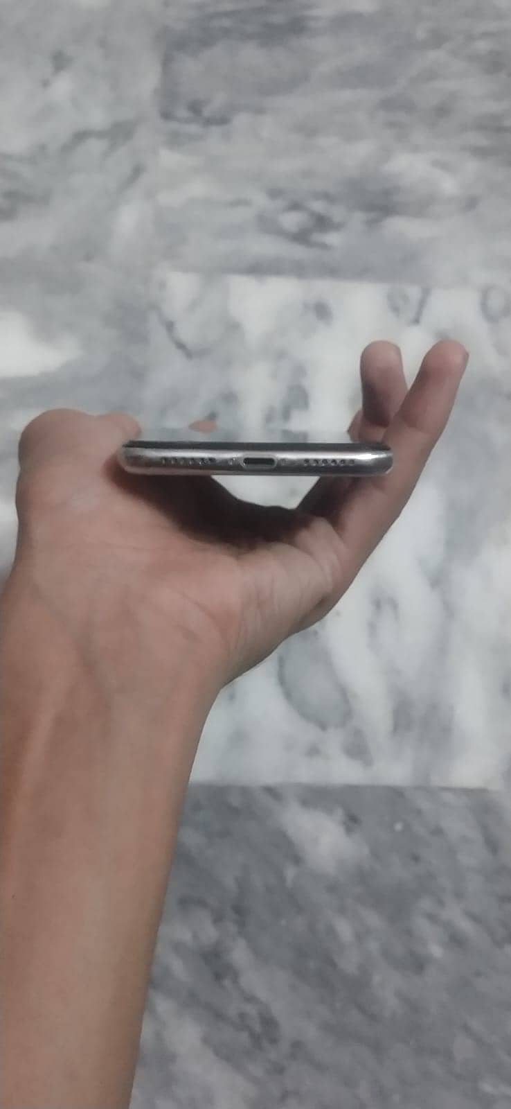 Apple iPhone X 4