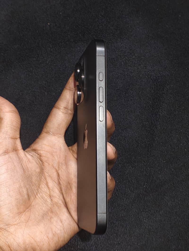 Apple iPhone 15 Pro 1