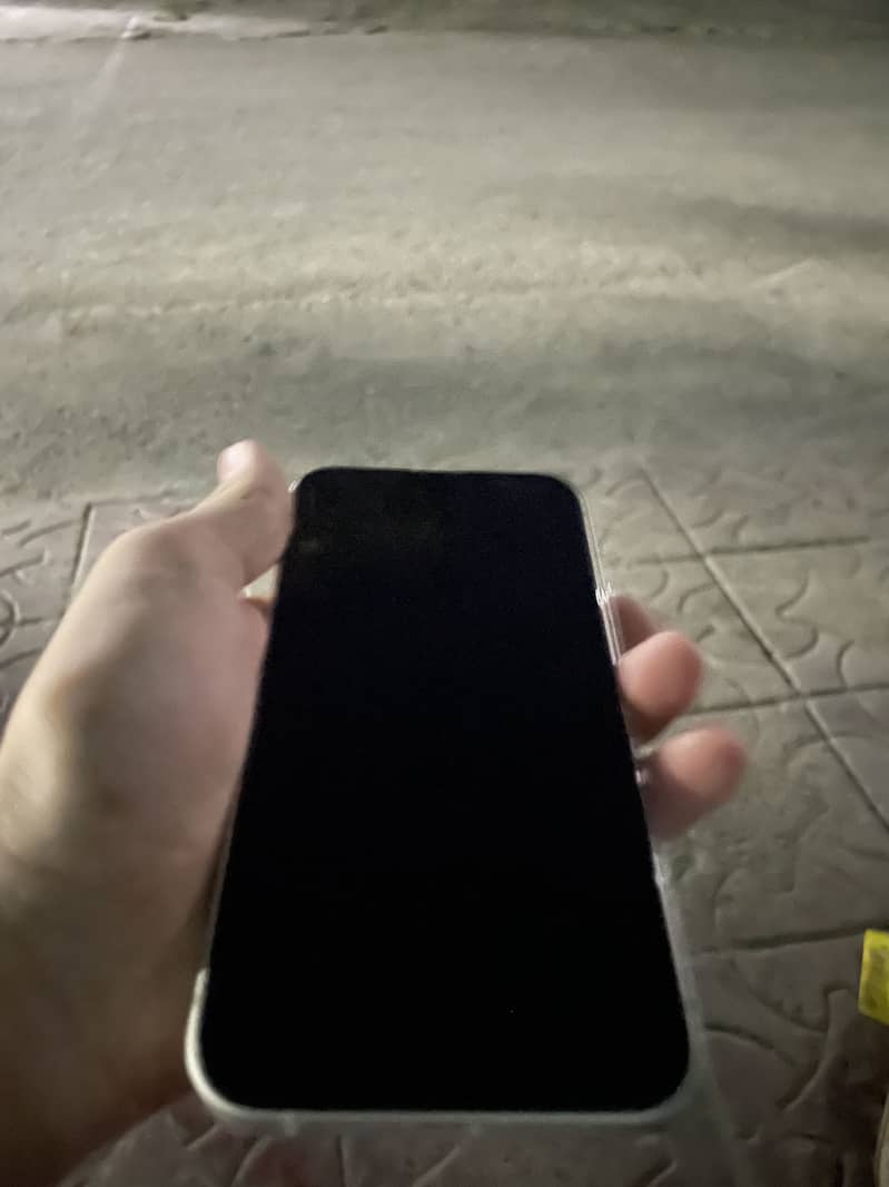 Apple iPhone 13 2