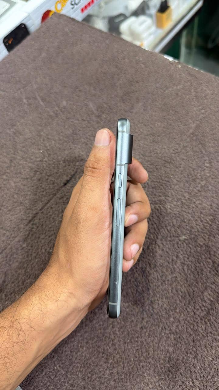 Google Pixel 8 3
