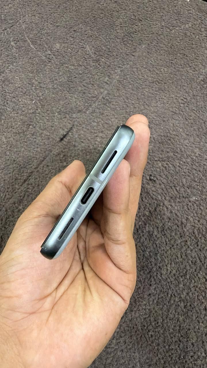Google Pixel 8 5