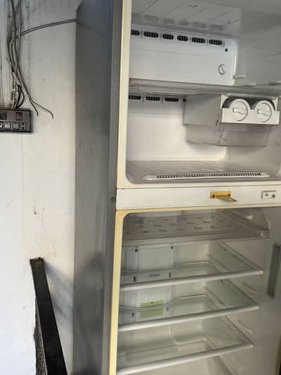 Samsung full size refrigerator in 5 years warranty for sale