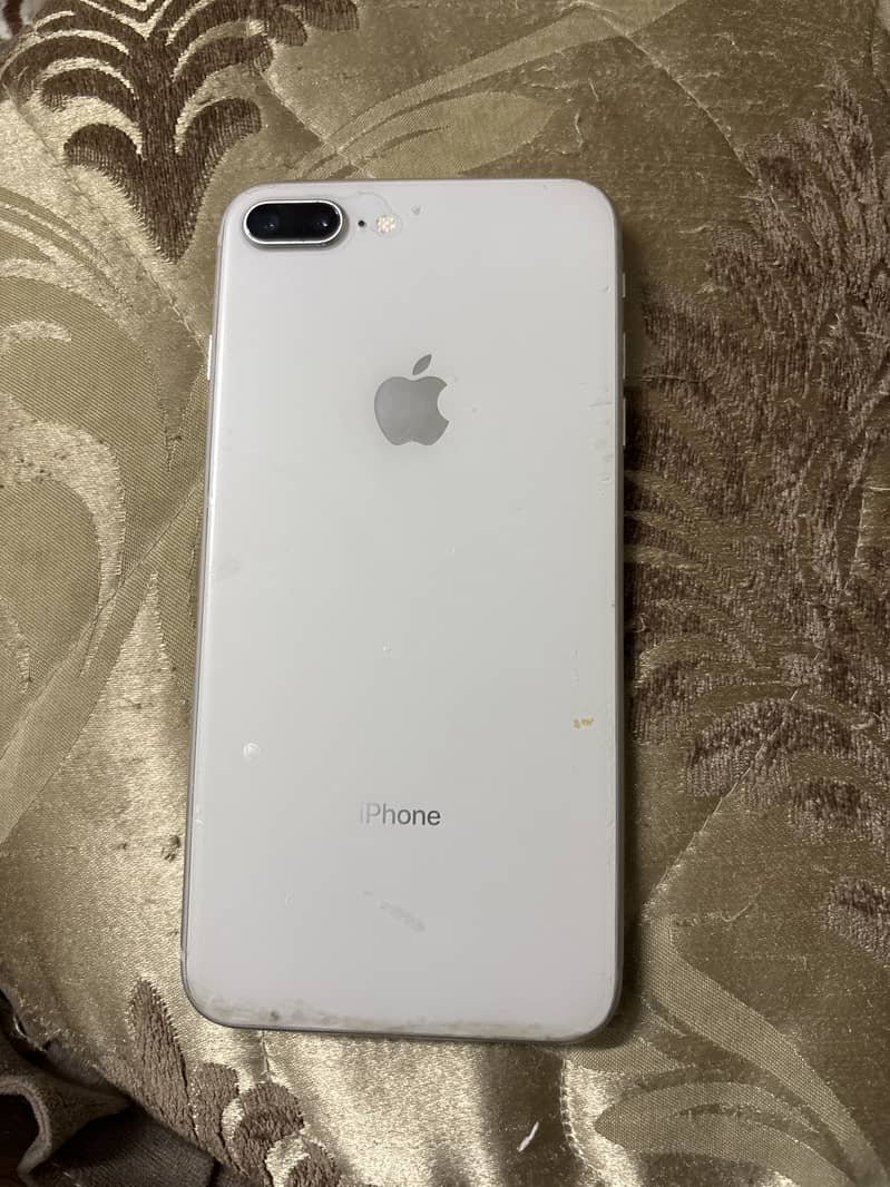 Apple iPhone 8 Plus 1