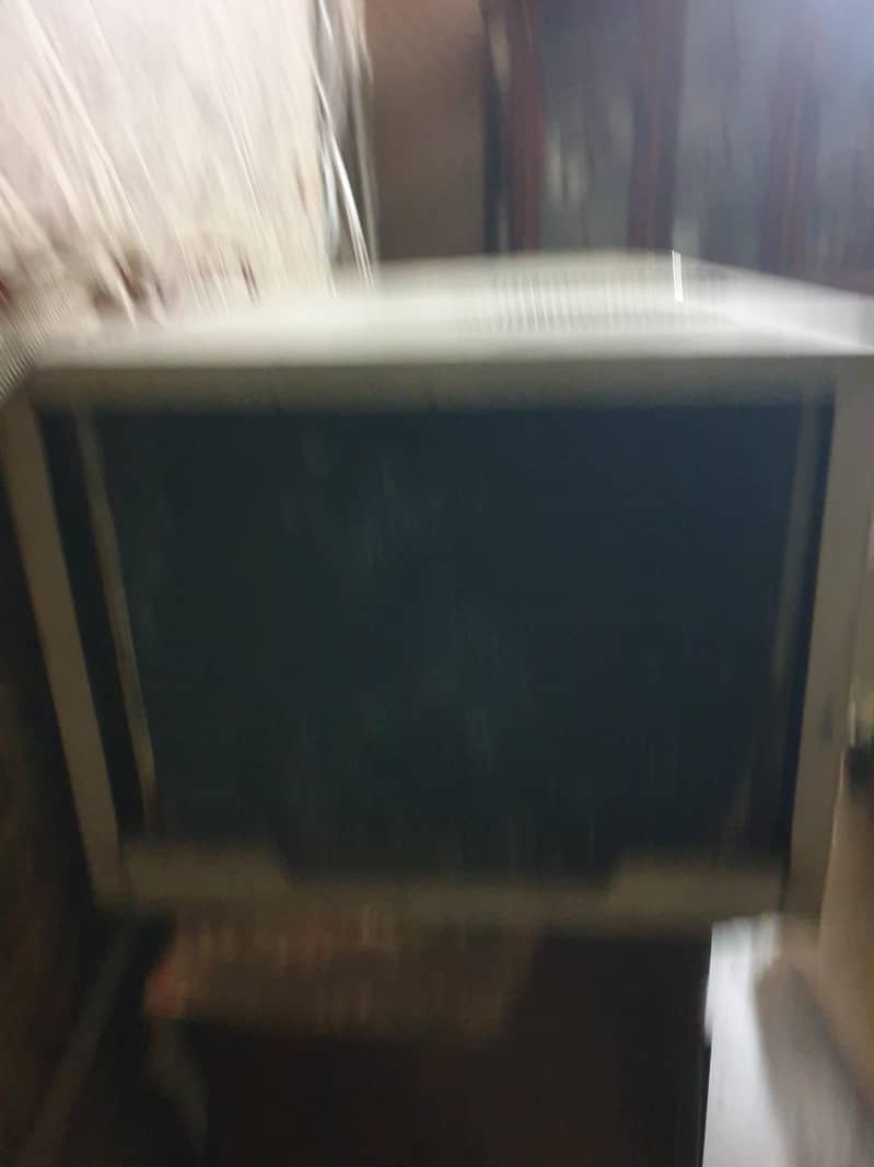 window AC 1