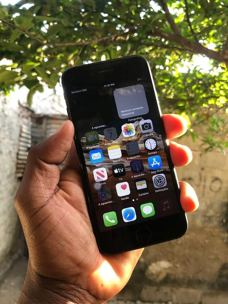Apple iPhone 7 1