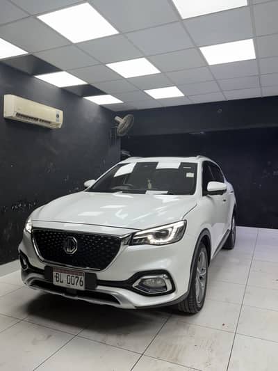 MG HS 2022