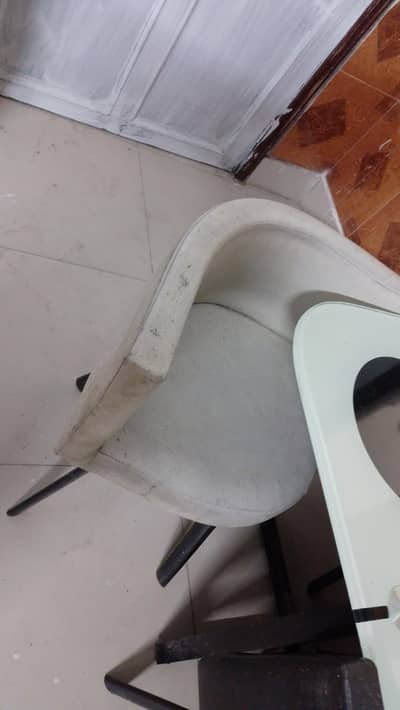 Dinning table for sale