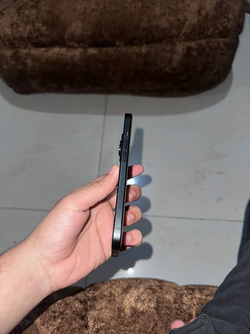 Apple iPhone 15 2