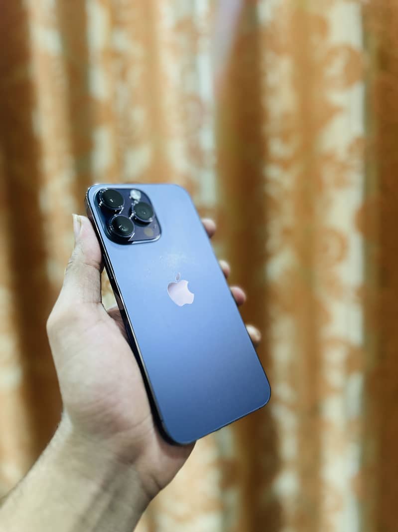 Apple iPhone 14 Pro Max 0