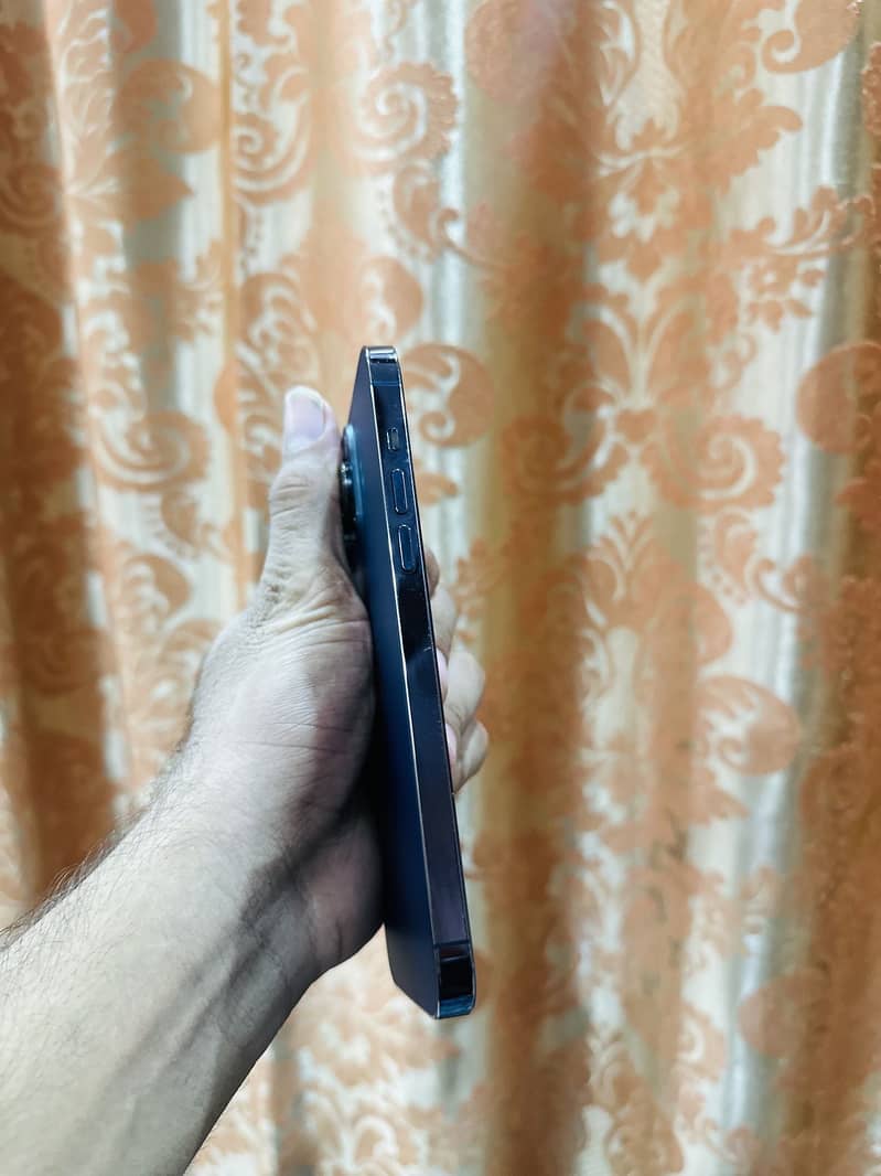 Apple iPhone 14 Pro Max 2