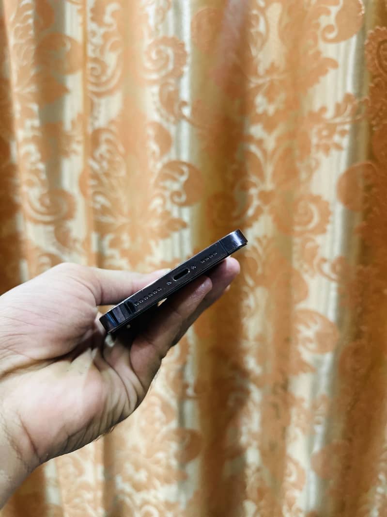 Apple iPhone 14 Pro Max 4